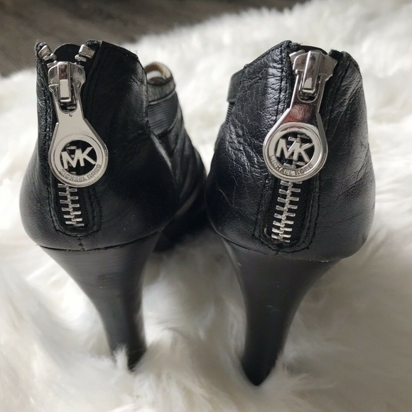Michael Kors~HOT HOT~Booties - Picture 3 of 5
